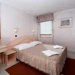 Park Plava Laguna Villa *
